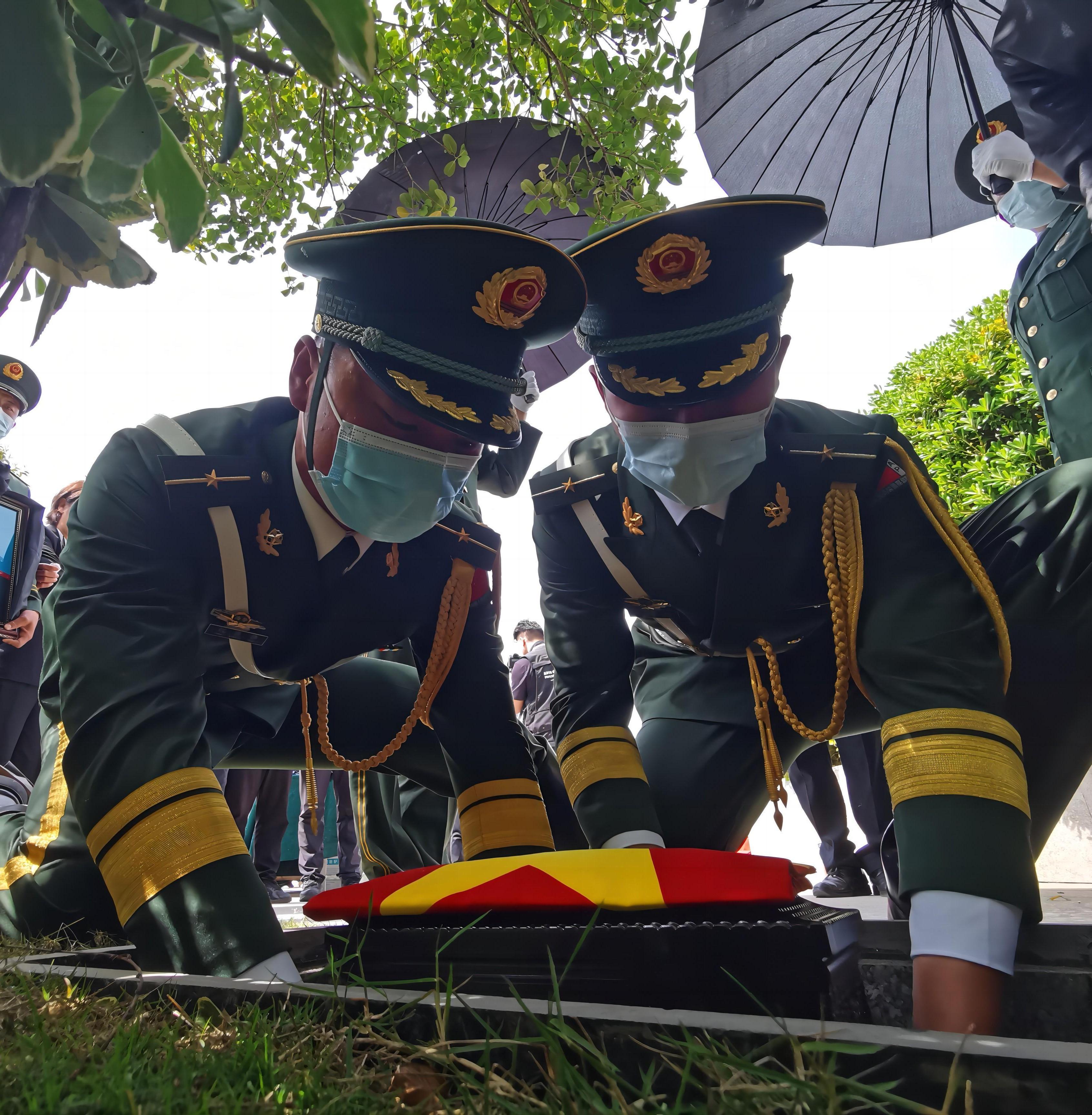 汪曉龍，我們送你回家！