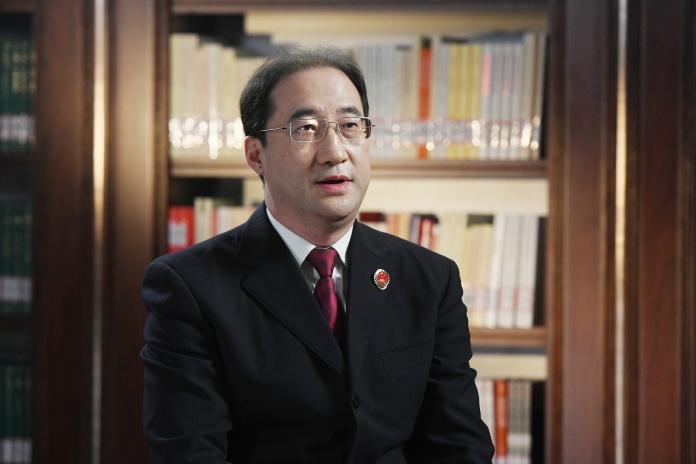 以“時時放心不下”的責任感維護社會穩(wěn)定